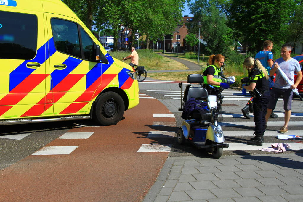 Bestuurder scootmobiel ernstig gewond bij aanrijding