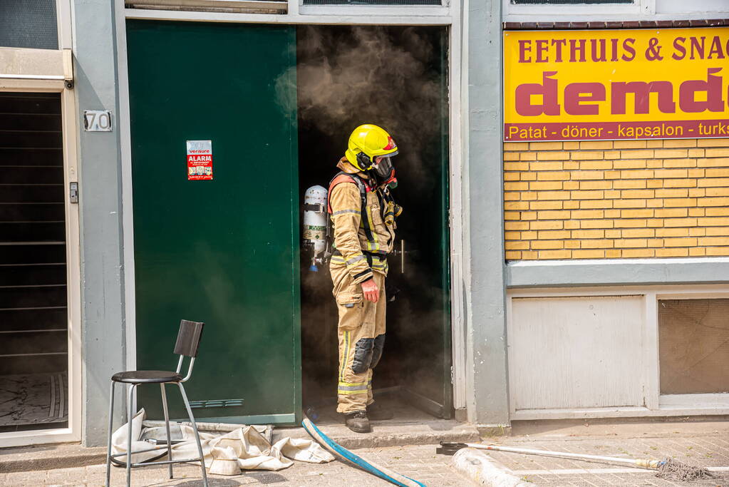 Hevige rookontwikkeling bij brand in snackbar