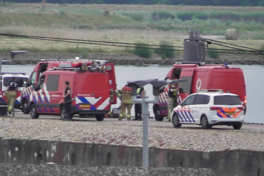 Grote inzet hulpdiensten na melding persoon te water