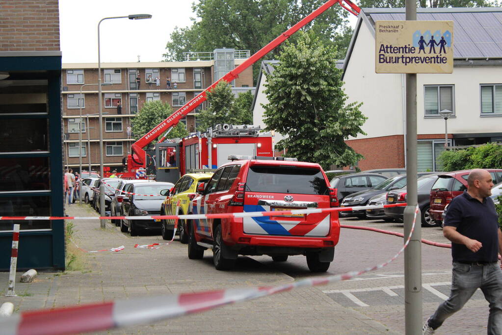 Veel rookontwikkeling bij grote brand in woning