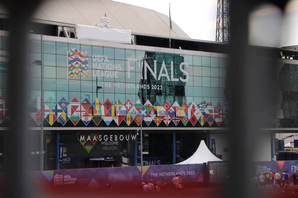 Al vroeg druk rondom de kuip voor nations league finale