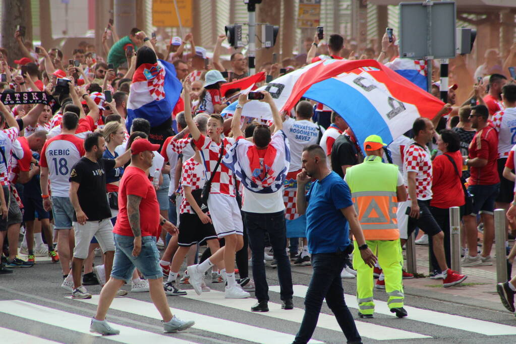 Al vroeg druk rondom de kuip voor nations league finale