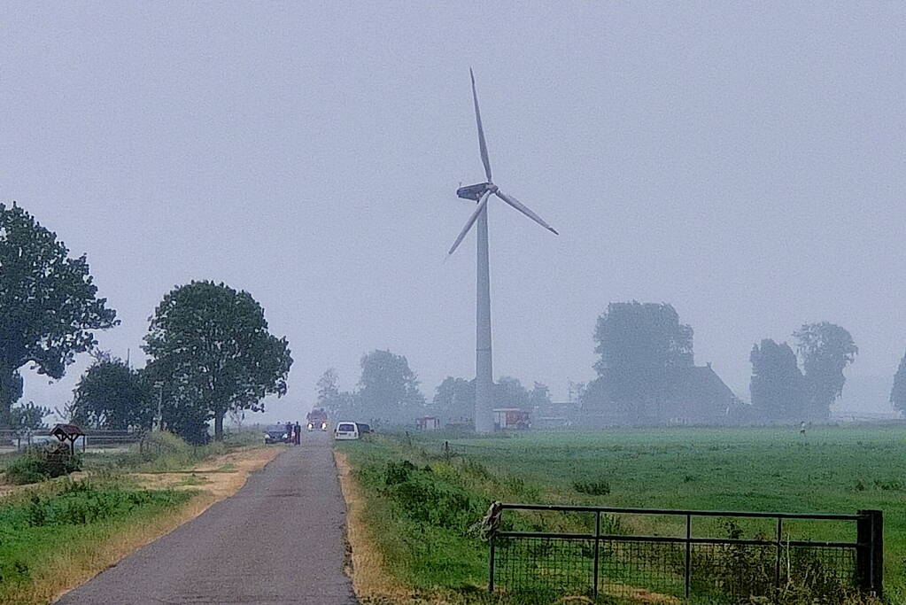 Brand boven in windmolen