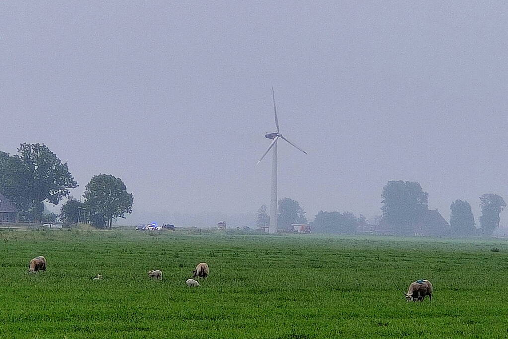 Brand boven in windmolen