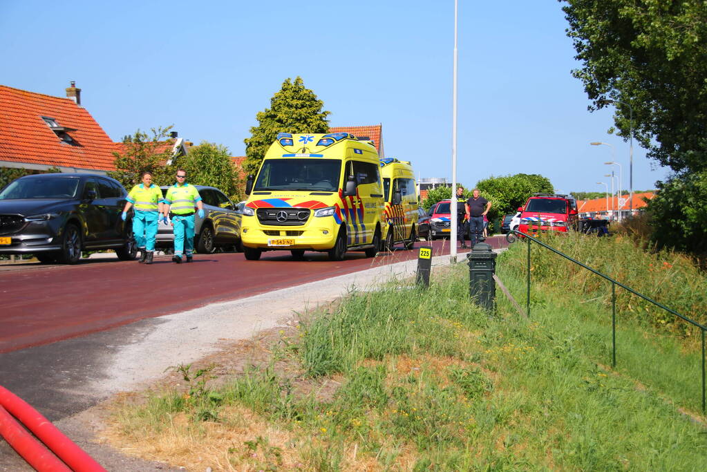 Brand op dak van bedrijfspand