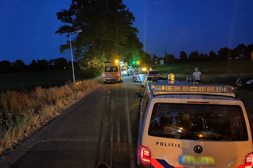 Dode en zwaargewonde bij eenzijdige aanrijding