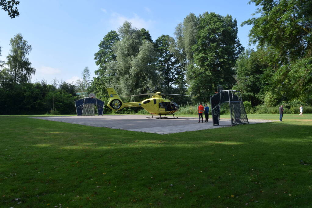 Traumahelikopter landt voor ongeval bij schoolgebouw De Morgenster