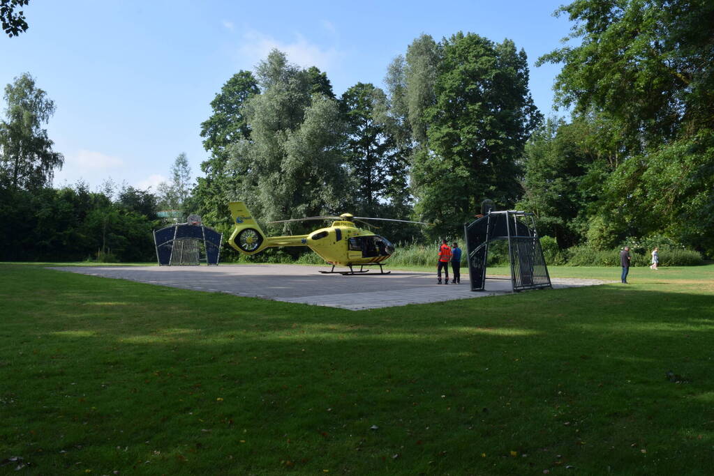 Traumahelikopter landt voor ongeval bij schoolgebouw De Morgenster