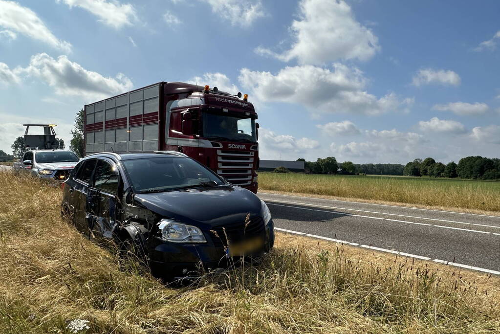 Flinke schade bij aanrijding met vrachtwagen