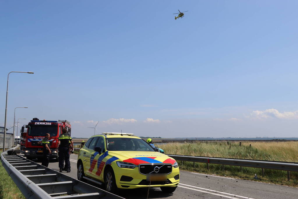 Zeelandbrug afgesloten door ernstig ongeval