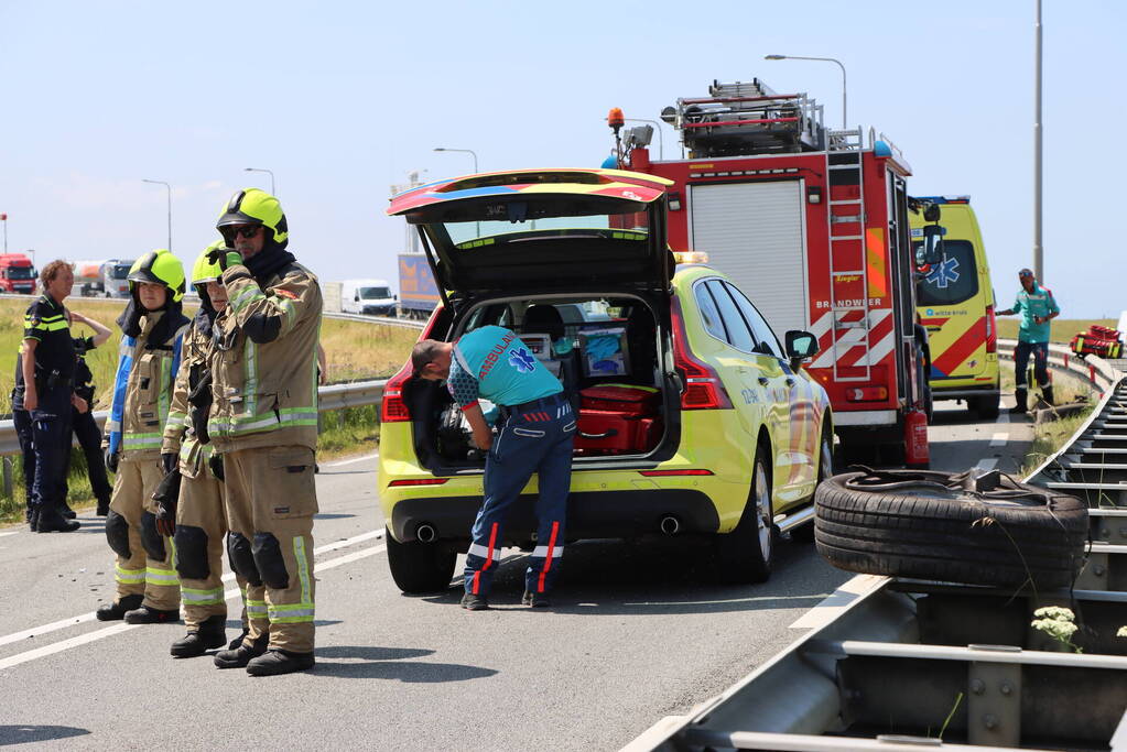 Zeelandbrug afgesloten door ernstig ongeval