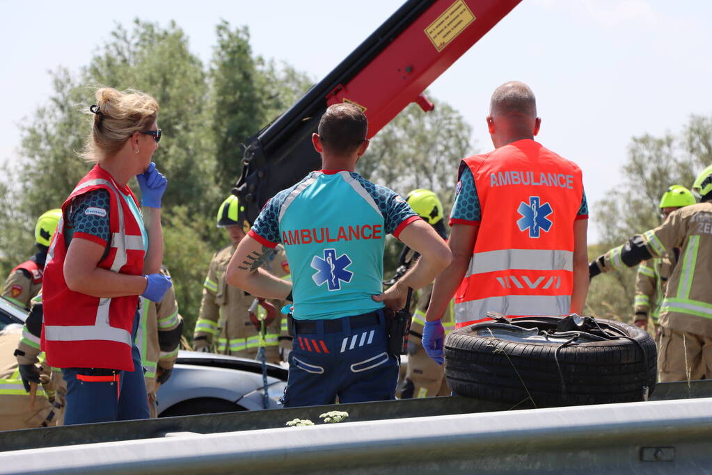 Zeelandbrug afgesloten door ernstig ongeval