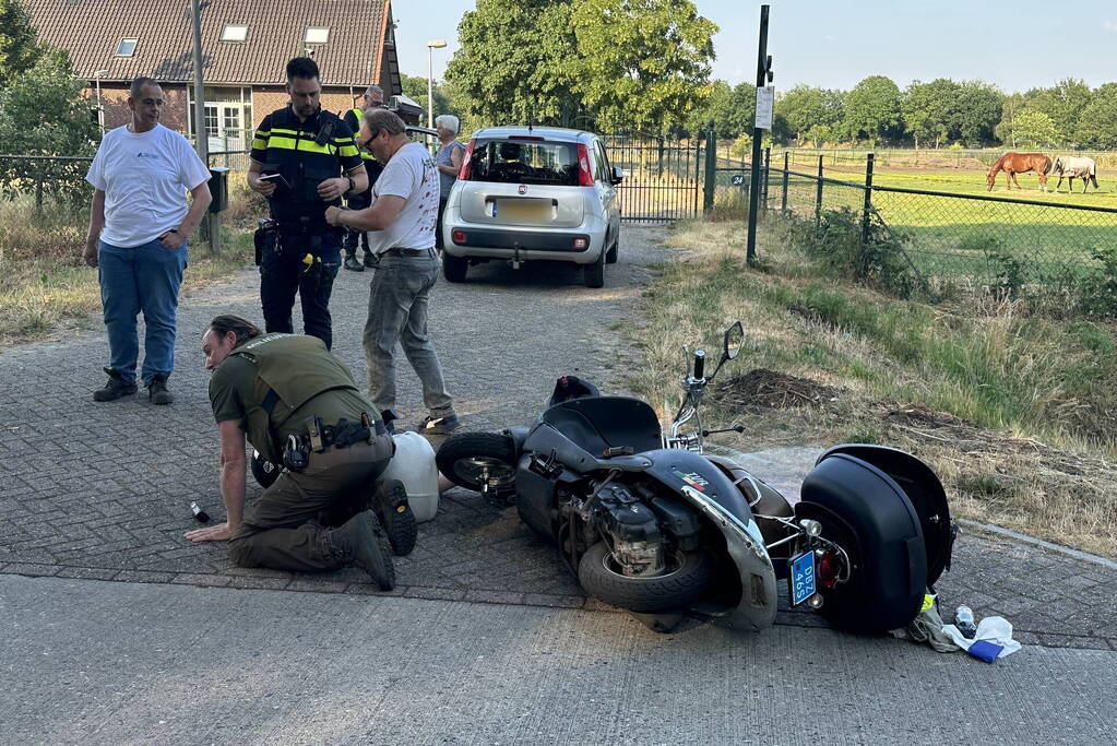 Scooterrijder gewond bij botsing met auto