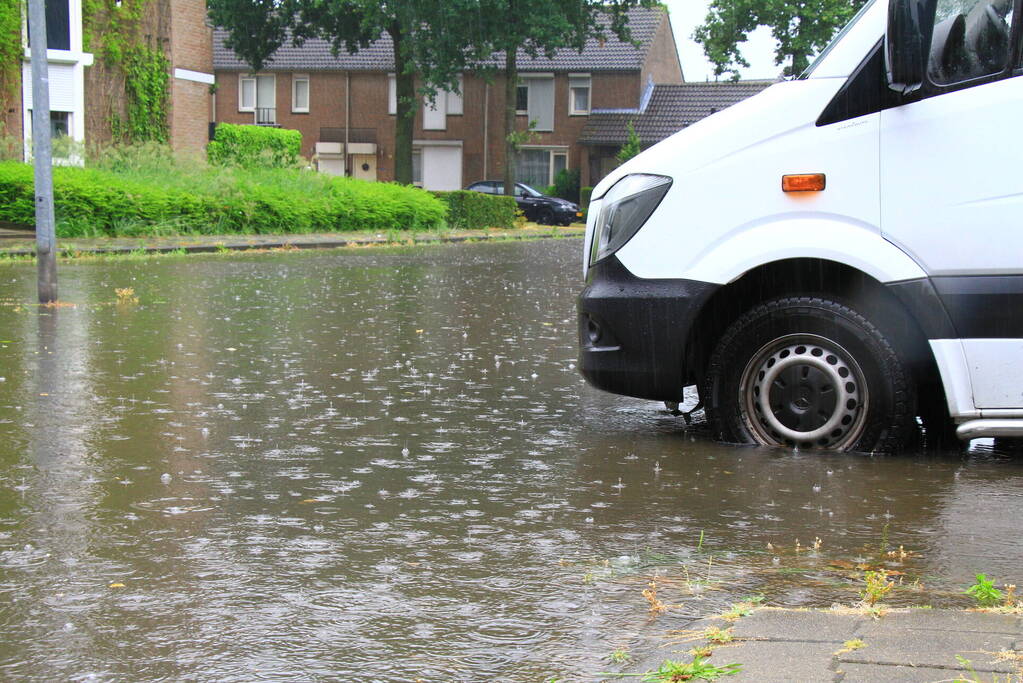 Wateroverlast door hevige regenval in Limburg