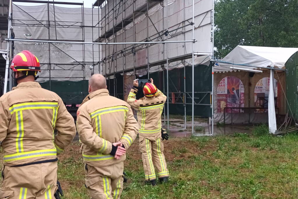 Tenthal voor brabantsedag stort deels in