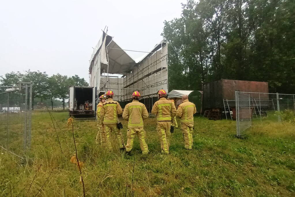 Tenthal voor brabantsedag stort deels in