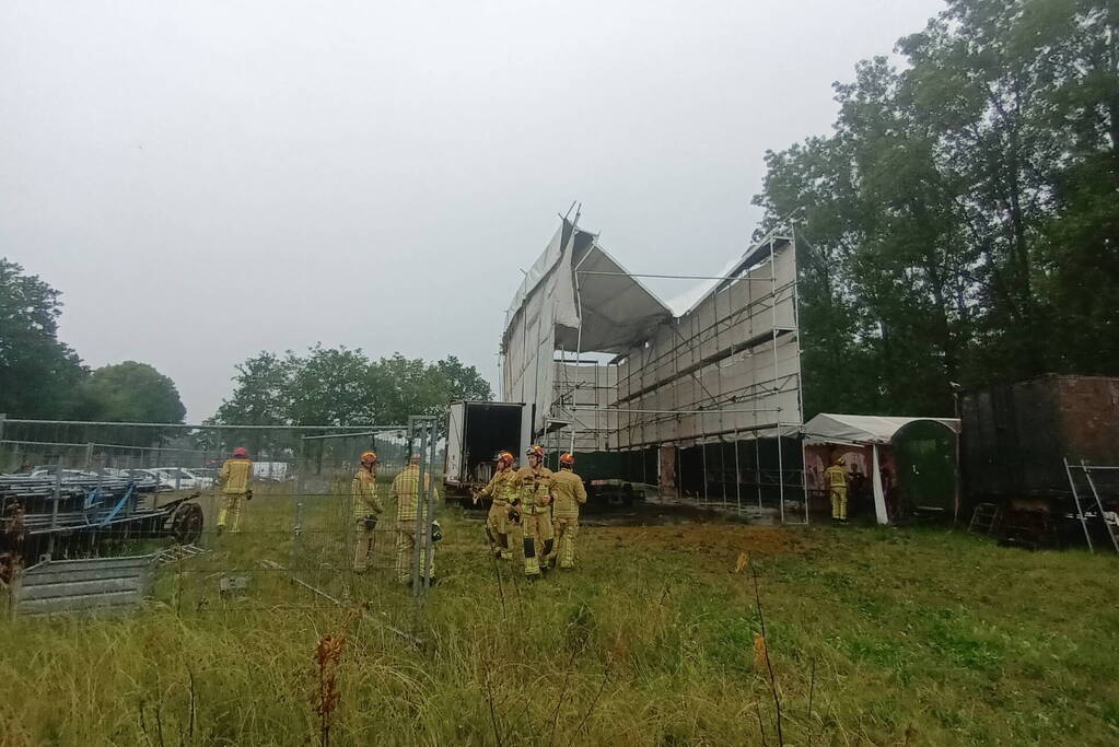 Tenthal voor brabantsedag stort deels in