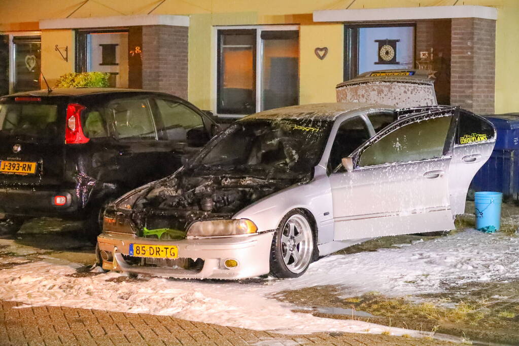 Personenwagen flink beschadig door brand