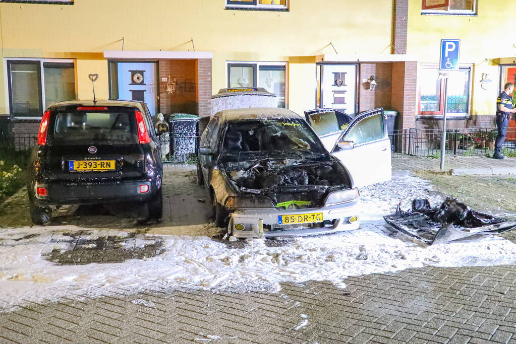 Personenwagen flink beschadig door brand