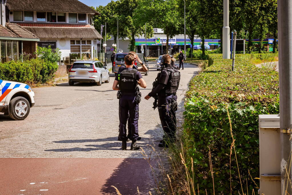 Grote politie-inzet bij coffeeshop 't Klavertje