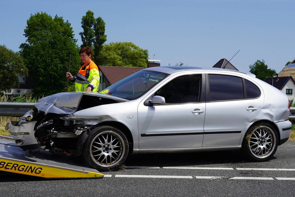 Bestuurster gecrash met auto