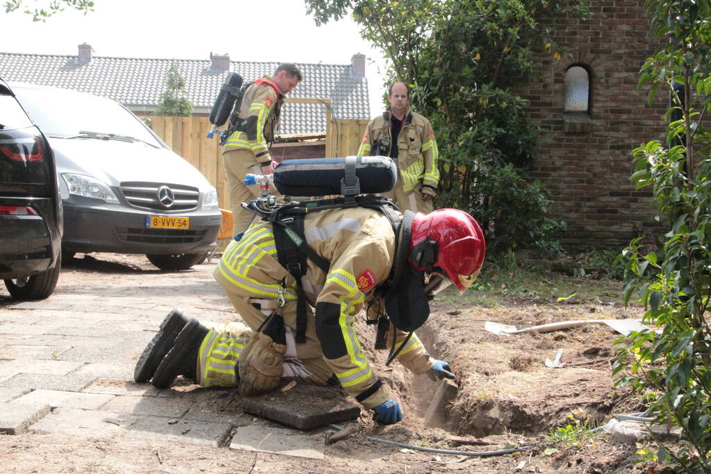 Gaslekkage in voortuin door aanleg stroomkabel