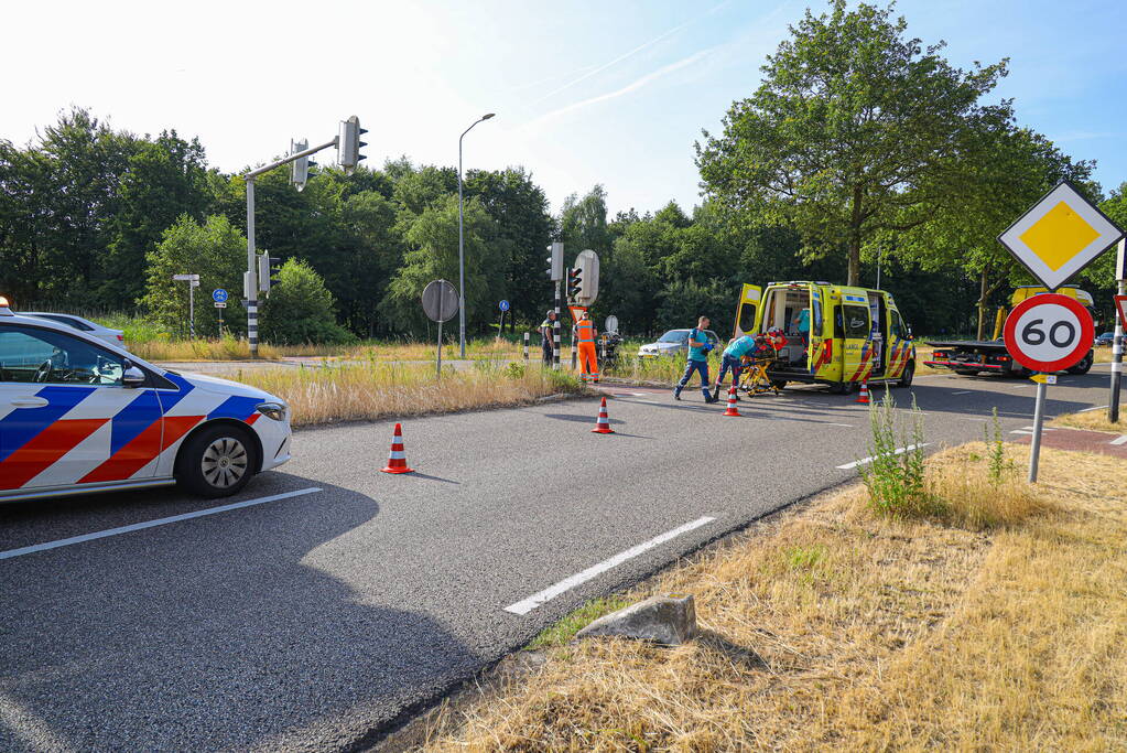 Motorrijder vliegt uit de bocht