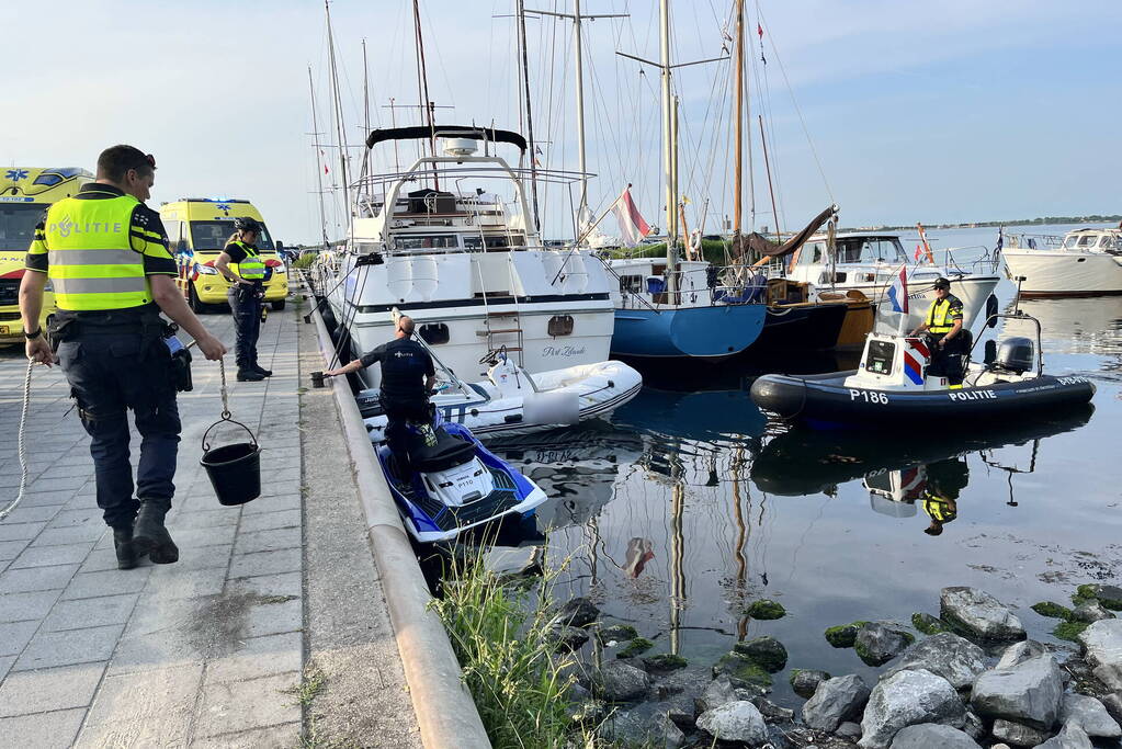 Fietser ernstig gewond bij botsing met paaltje