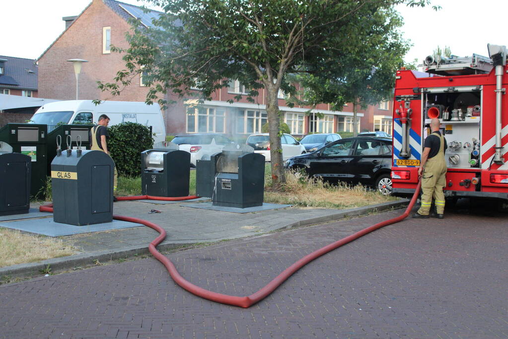 Brand in ondergrondse vuilcontainer