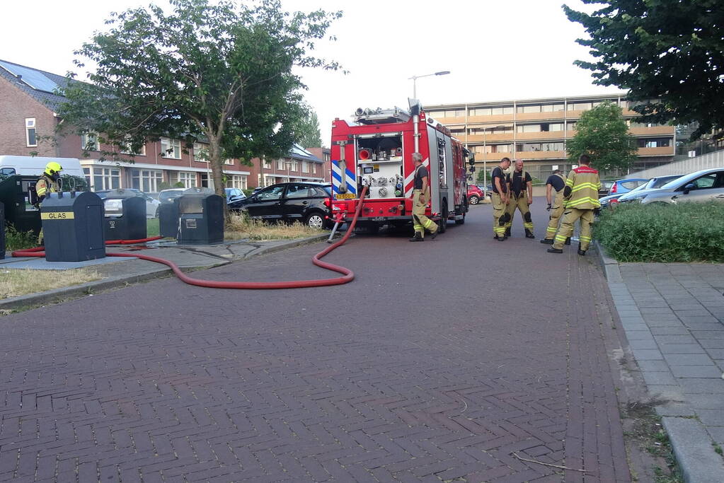 Brand in ondergrondse vuilcontainer