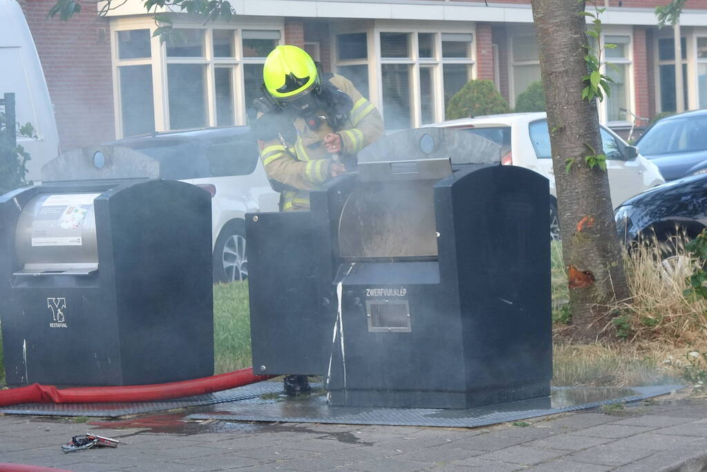 Brand in ondergrondse vuilcontainer