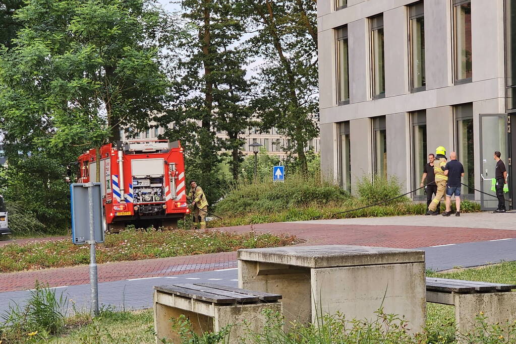 Brandweer ingezet na brandmelding gebouw