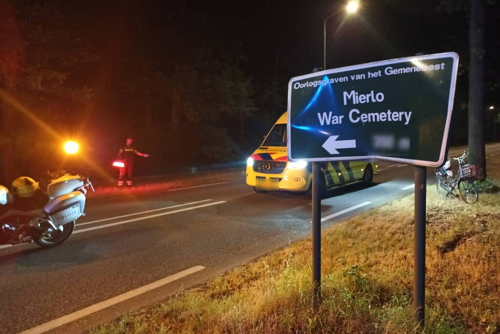 Scooterrijder gewond bij botsing tegen verkeersbord