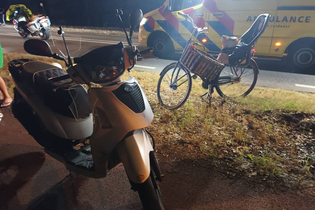 Scooterrijder gewond bij botsing tegen verkeersbord