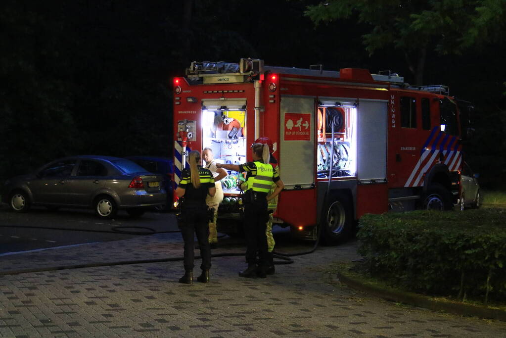 Personenauto door brand verwoest