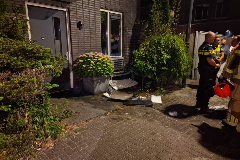 Buurman ontdekt brand in woning