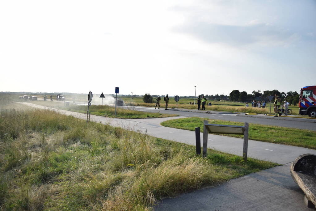 Personenauto volledig uitgebrand