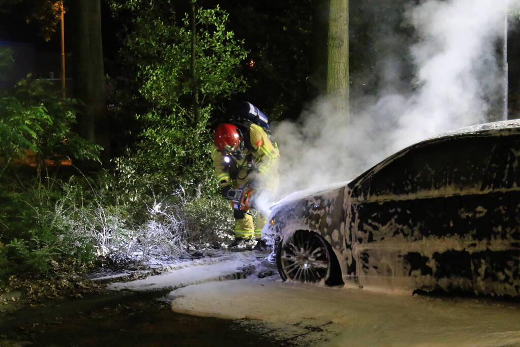 Auto verwoest door brand