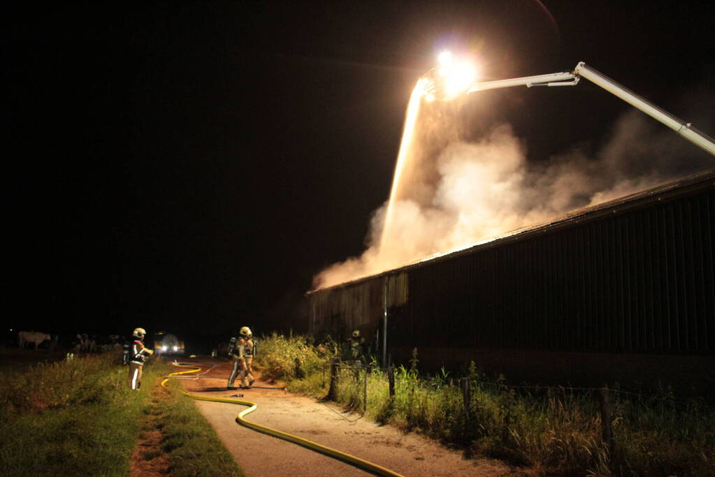 Brand in opslagloods op boerenerf