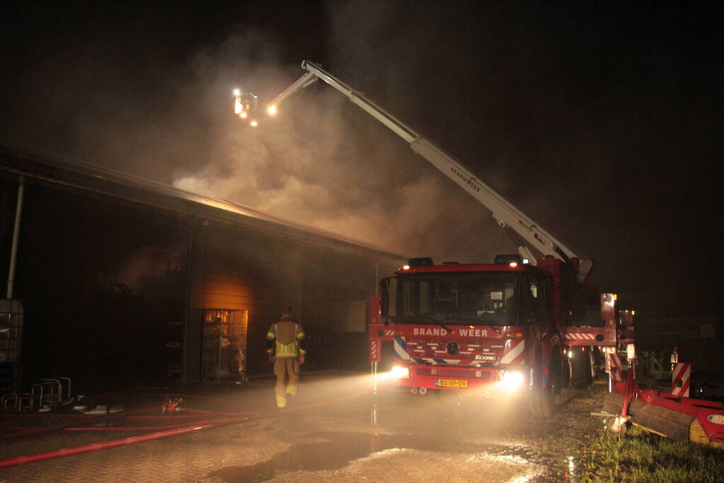 Brand in opslagloods op boerenerf