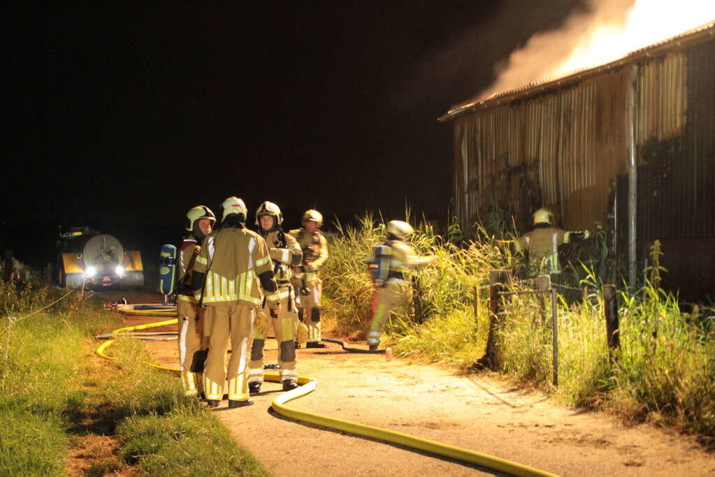 Brand in opslagloods op boerenerf