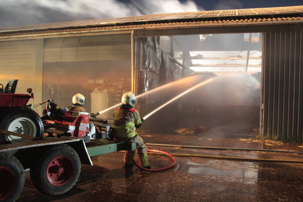 Brand in opslagloods op boerenerf