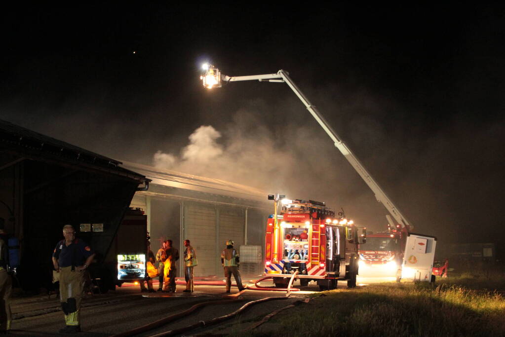 Brand in opslagloods op boerenerf