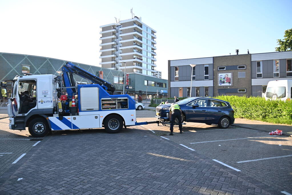 Man rijdt naar ziekenhuis na te zijn beschoten