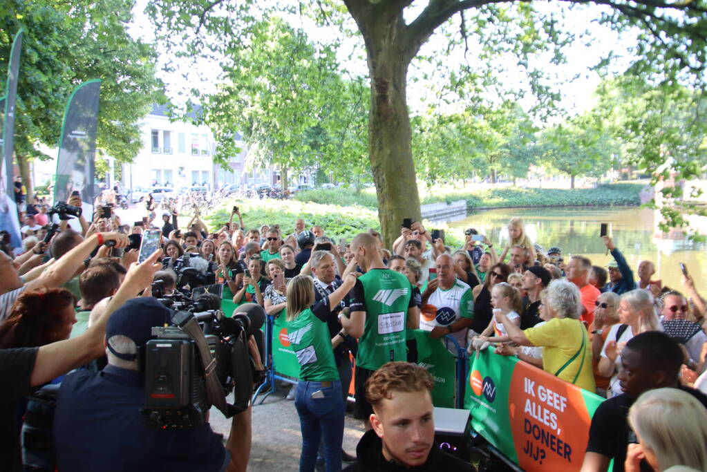 Maarten van der Weijden Onthaald in Prinsentuin