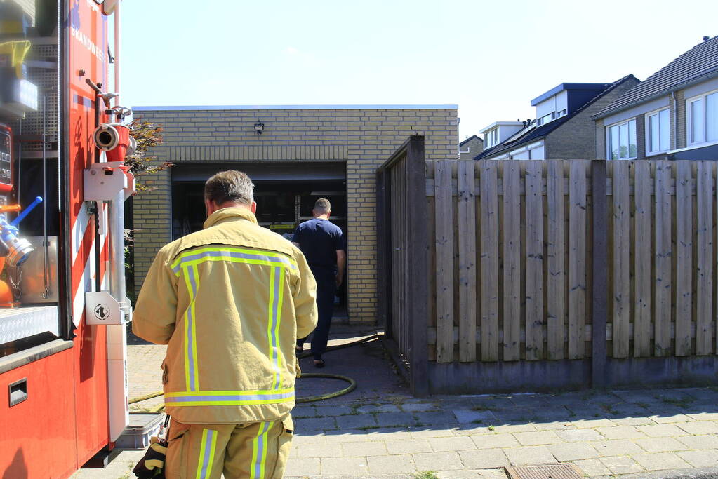 Brand in garage van woning