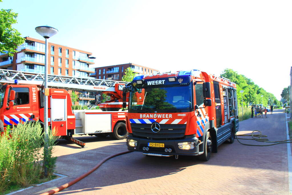 Hevige rookontwikkeling bij woningbrand