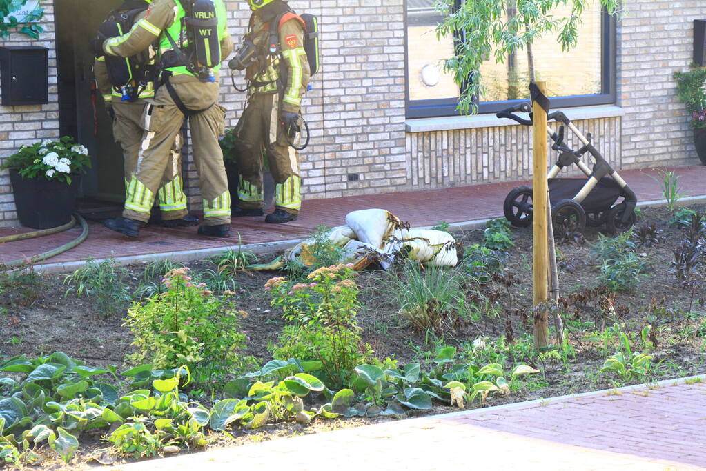 Hevige rookontwikkeling bij woningbrand