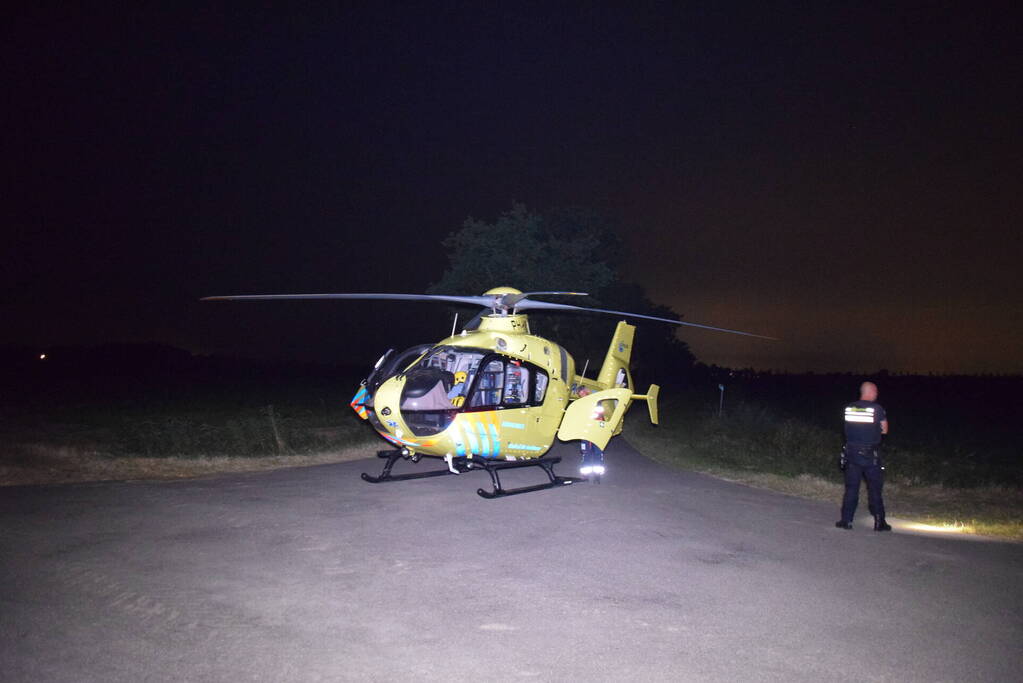 Nachtelijke inzet van traumahelikopter in polder