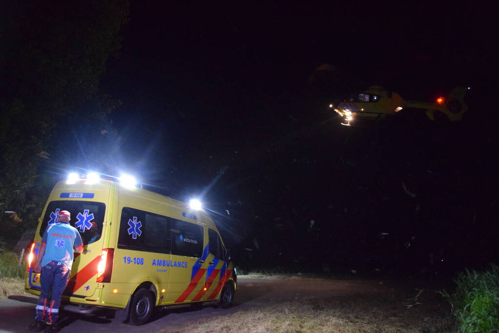 Nachtelijke inzet van traumahelikopter in polder